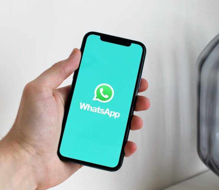 WhatsApp Brings AI-PoweredProfile Photos and Group Icons toiOS