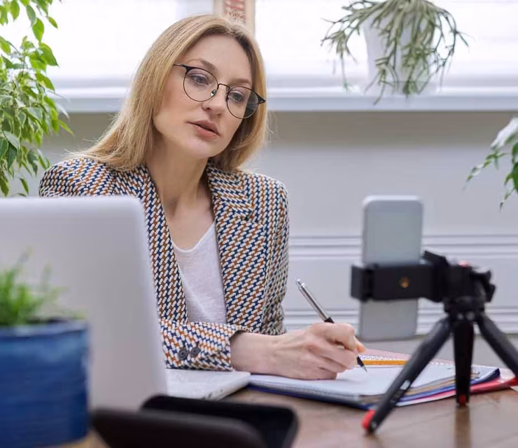 Top Freelance Skills for Pakistani Students (2025 Guide to Start Earning Online)