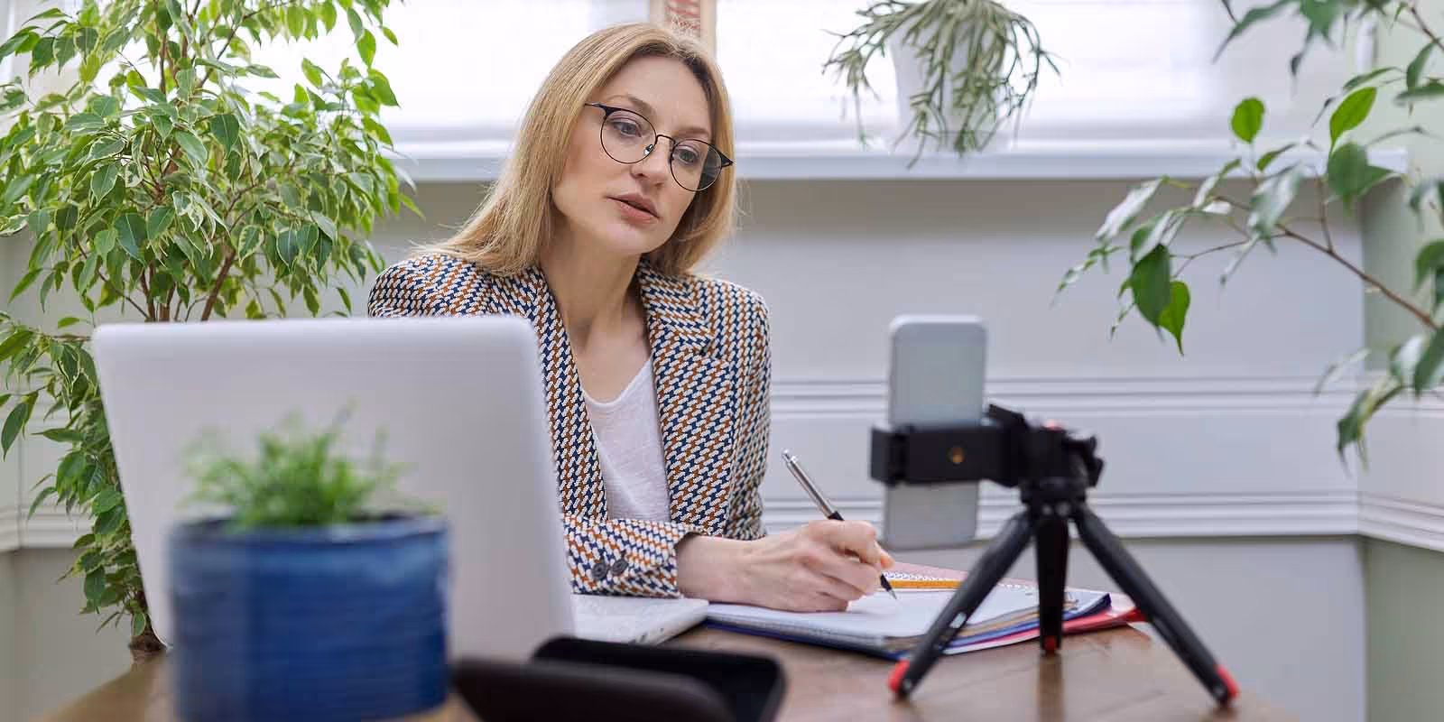 Top Freelance Skills for Pakistani Students (2025 Guide to Start Earning Online)