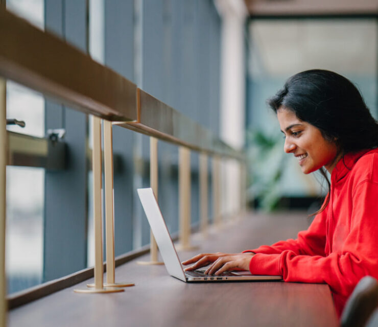 How to Start Freelancing While Studying in Pakistan (2025 Student Guide)
