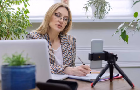 Top Freelance Skills for Pakistani Students (2025 Guide to Start Earning Online)