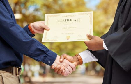 Short Online Certifications for Pakistani Students (2025 Guide)